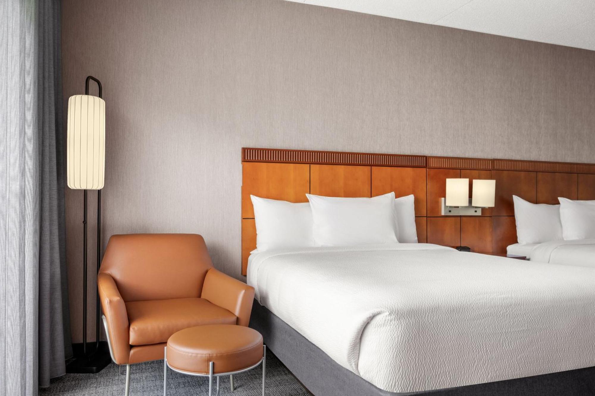Courtyard By Marriott Detroit Livonia Hotel Exterior photo