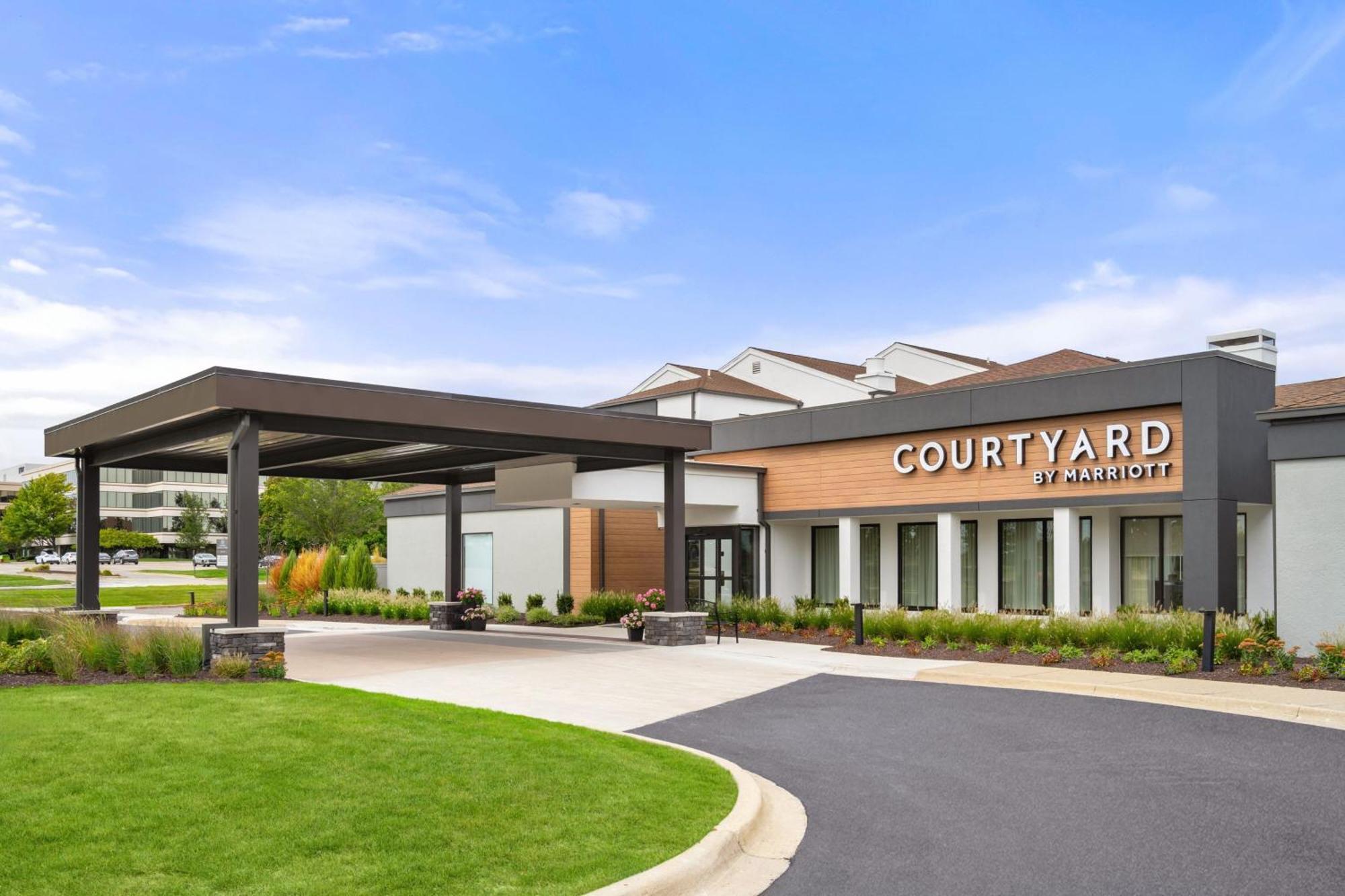 Courtyard By Marriott Detroit Livonia Hotel Exterior photo